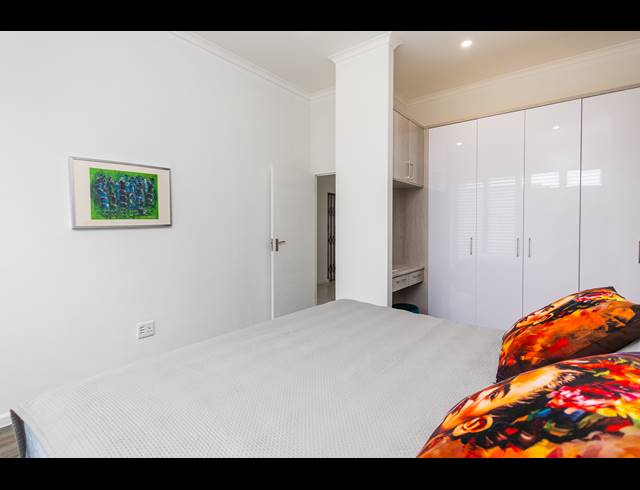 3 BEDROOM FREEHOLD FOR SALE IN SANDOWN